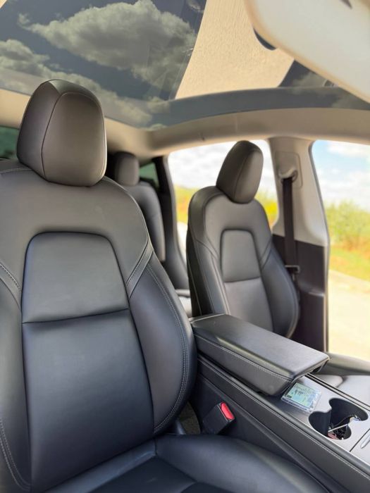 Tesla model Y 2021 года