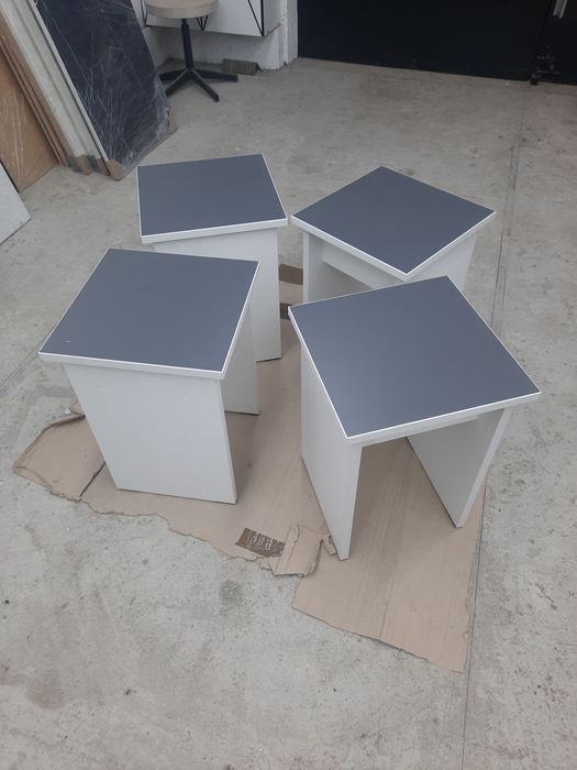 Табуретки кухонні.