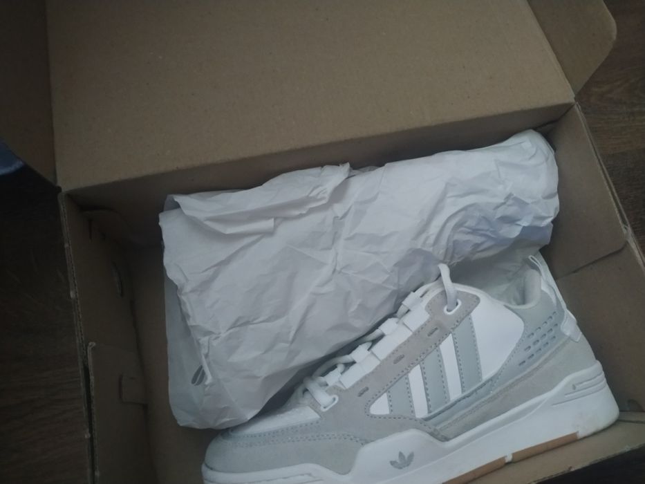 Кросівки Adidas оригінал,шкіряні