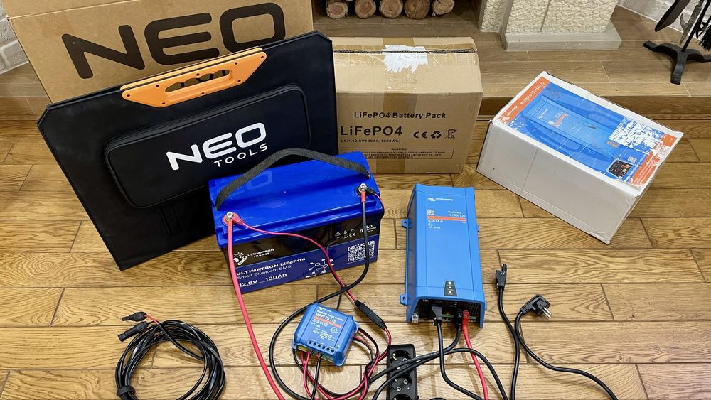 Victron LiFePo4 гібридна  мобільна зарядна станція мережа-сонце 500вт