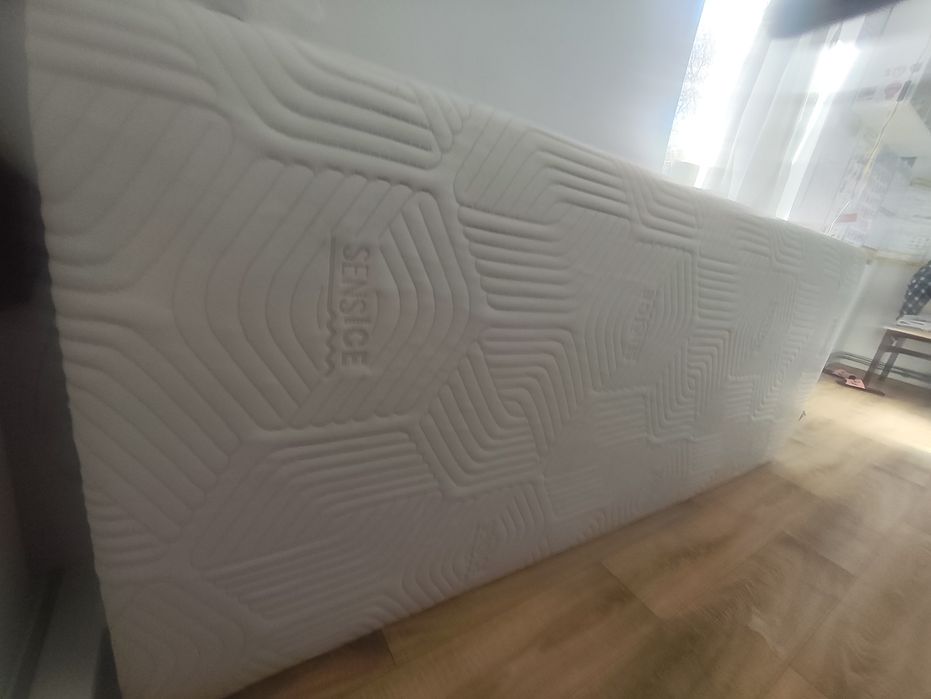 Sprzedam materac 200 × 80 cm.