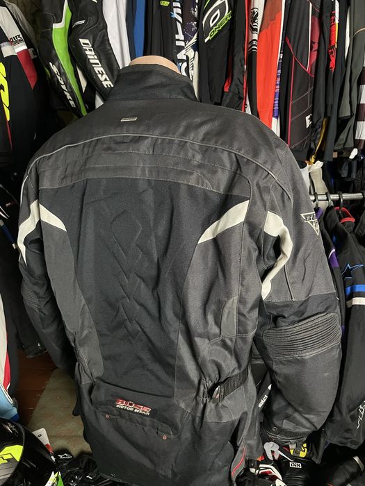 BUSE. Класна універсальна мотокуртка. Чудовий  стан. 52 розмір. L-XL