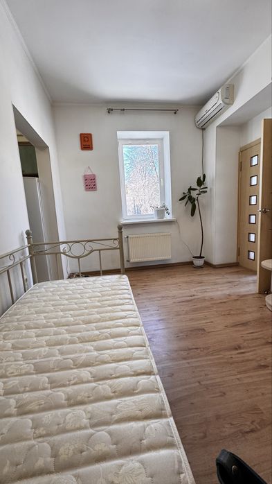 Здам 2 х кімнатну квартиру з АО по вул Бердичівській і кондиціонером