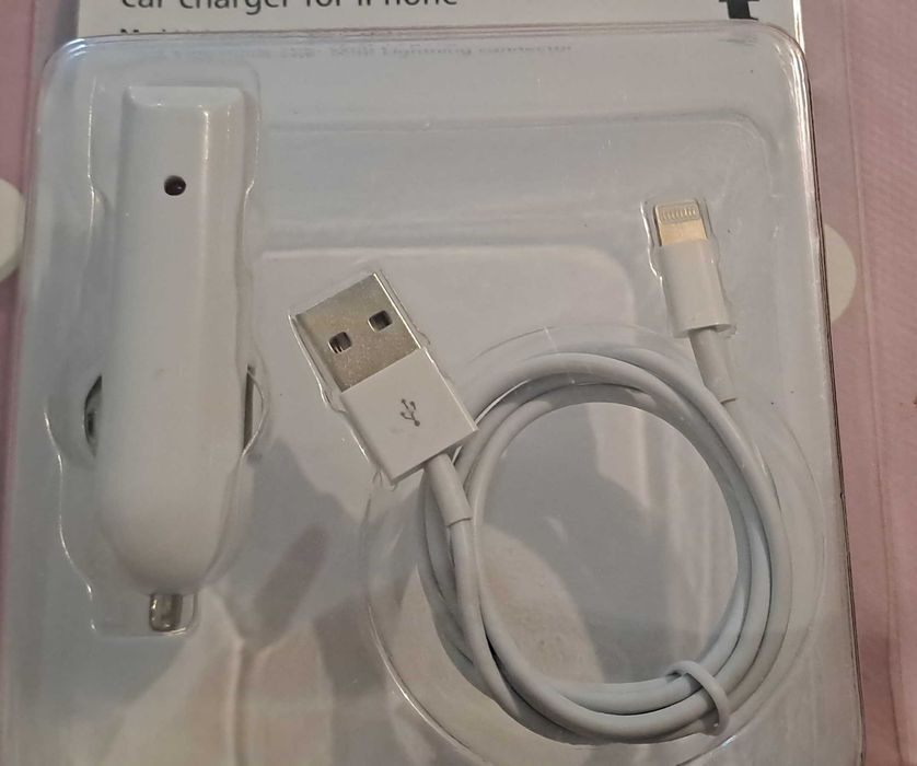 Carregador de carro. Com micro USB (Novo)