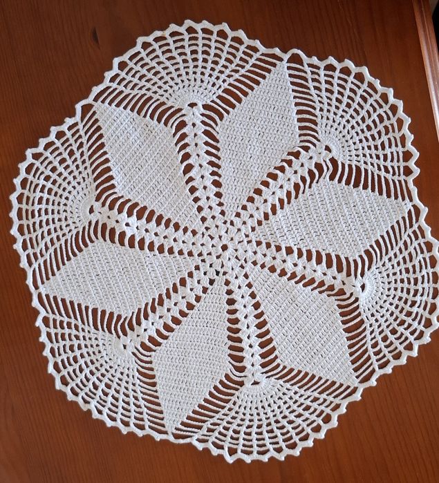Naperão de crochê branco, 3 peças