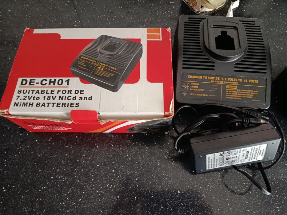 Vendo carregador para baterias DeWalt