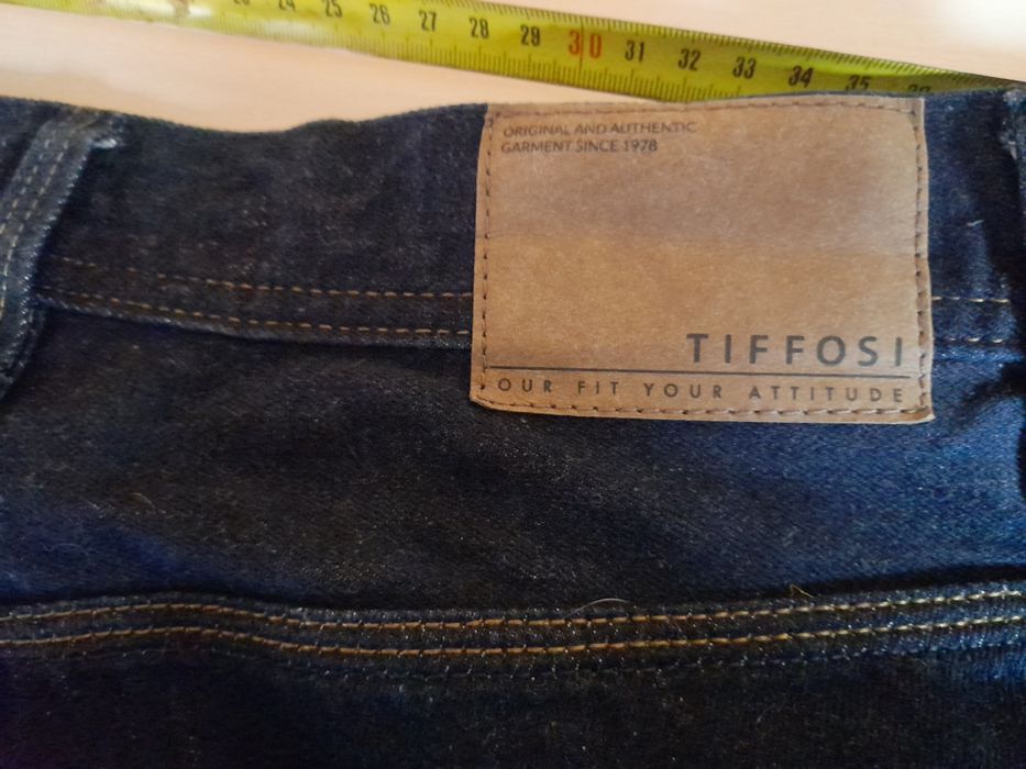 Tiffosi  . Calça de homem novas.