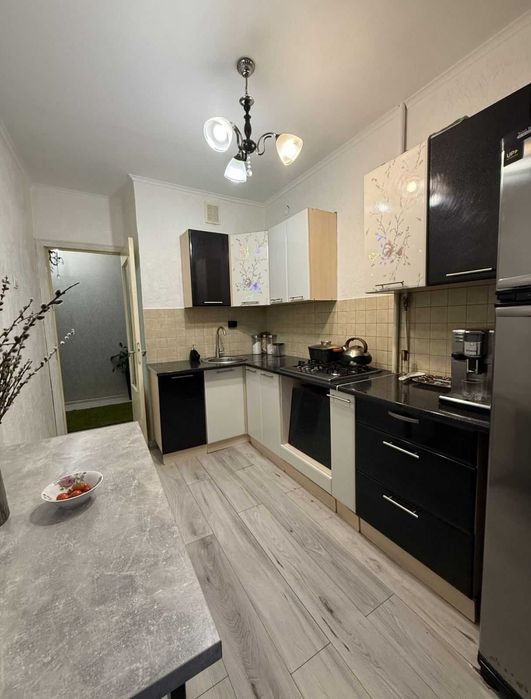 Продаж 3 квартири по вулиці Ентузіастів