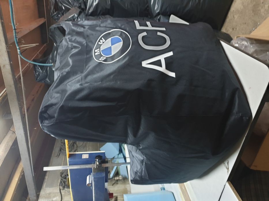 Fabricante de puffs com publicidade