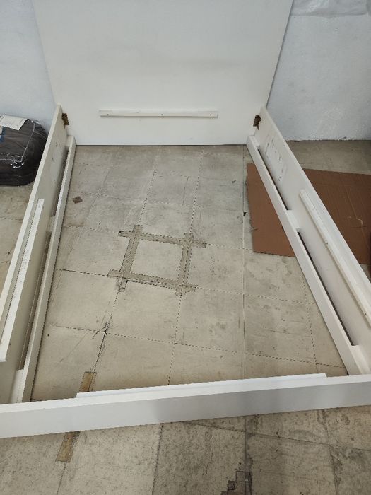 Cama  com estrado elevatório bom estado