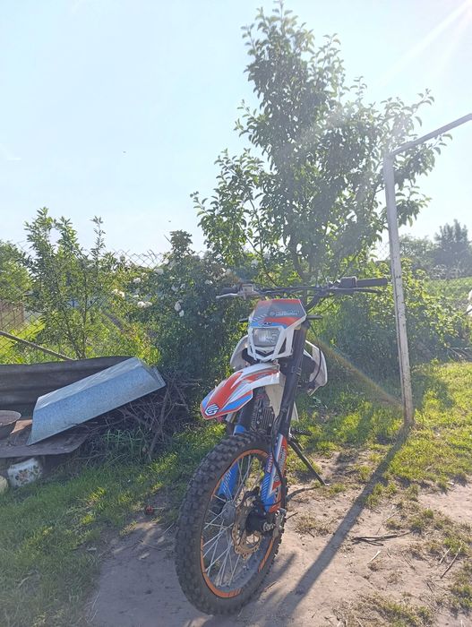 Продам мотоцикл Geon x-ride 125