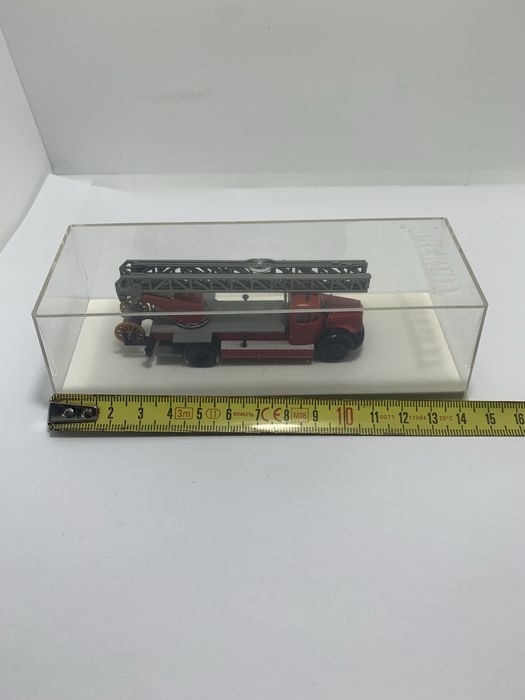 Mercedes Brekina escala 1/87