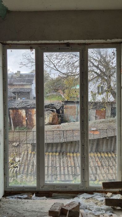 )( Продаж 3-К квартири під ремонт
