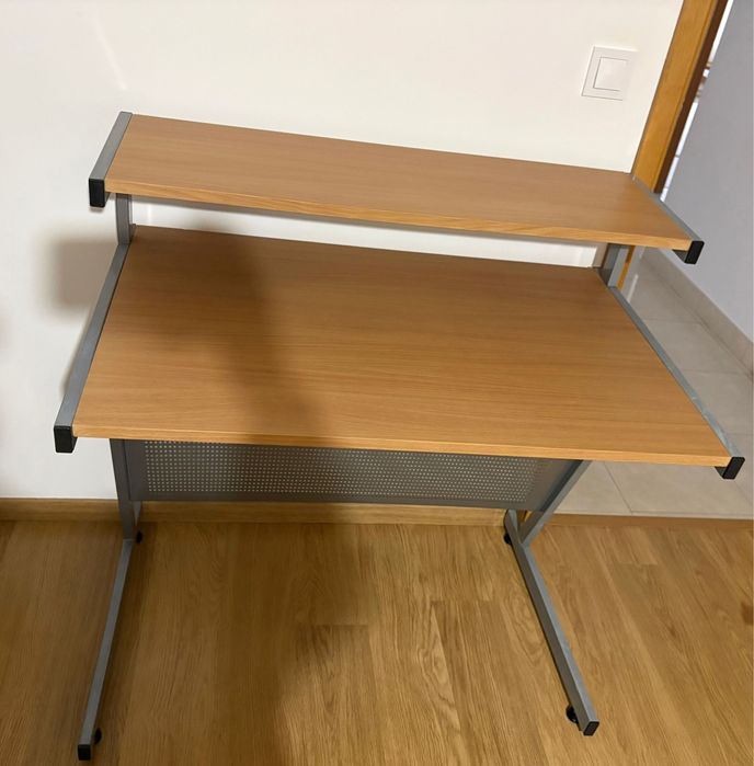 Secretaria em ótimo estado