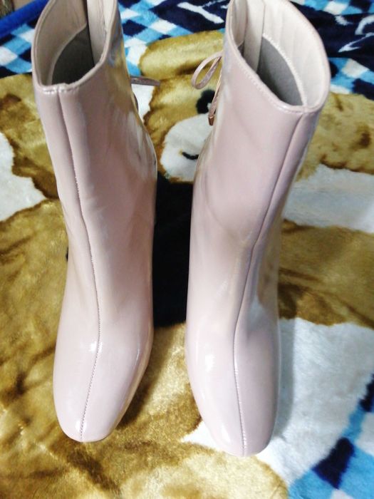 Buty botki szpilki 39 szare  beżowe lakierowane Deezee obcas 38