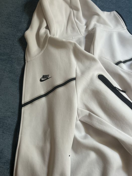 Casaco nike tech branco