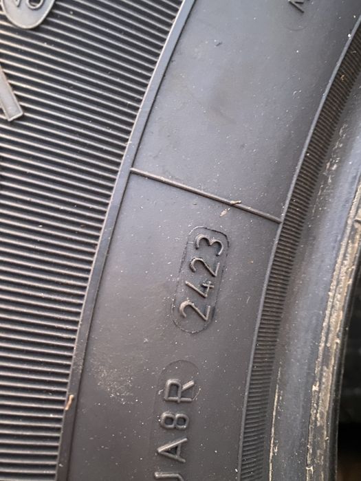 Шини 255/65 R18 майже нові