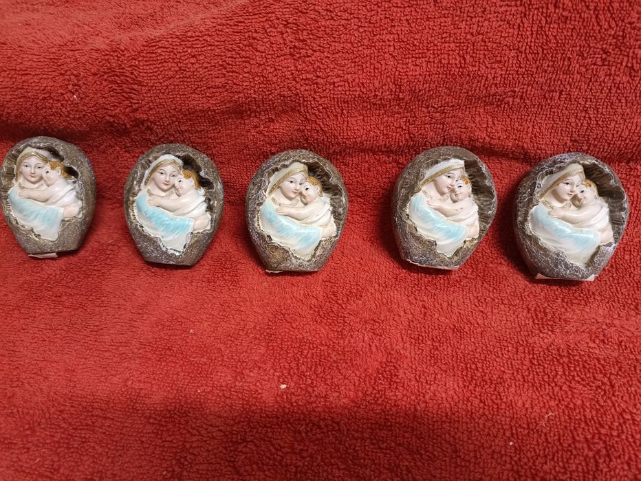 Estatueta mãe imitação pedra