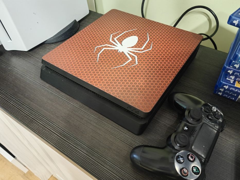 Konsola Ps4 slim