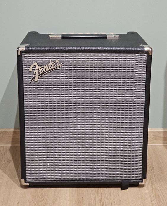 Fender Rumble 100 V3 - wzmacniacz basowy combo 12" 100W