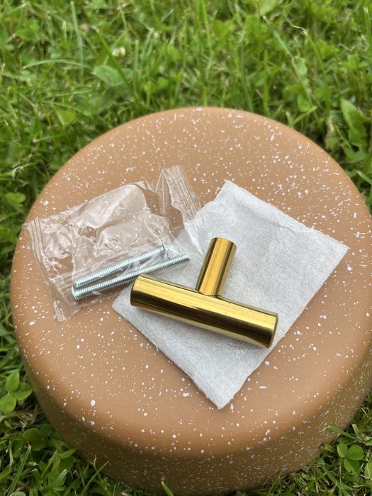 Uchwyt meblowy T reling do szafek złoty 5cm