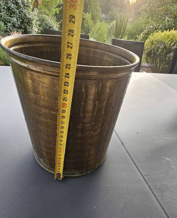 Vaso cachepot em latão