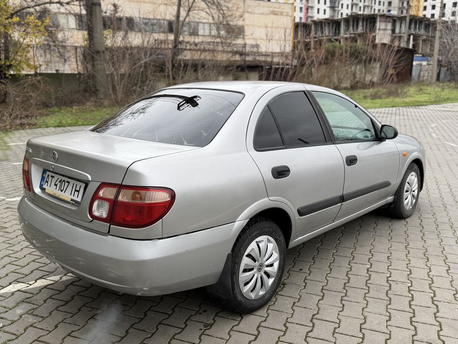 Nissan Almera 2004