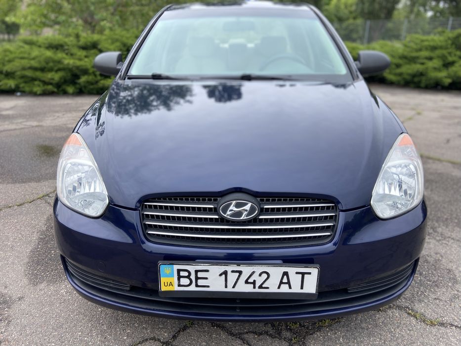 Продам HYUNDAI 97 т ПРОБЕГ состояние идеальное