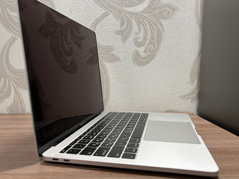 Apple MacBook Pro 13 2017(2018) 94% retina 8/128/i5 a1708 ноутбук