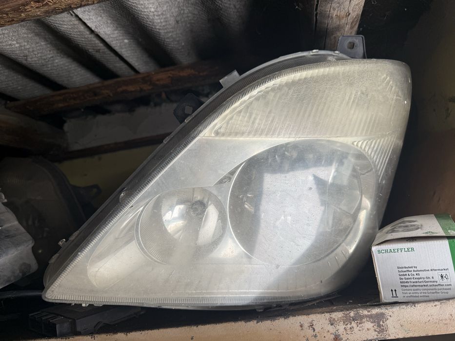 Фари Sprinter 906