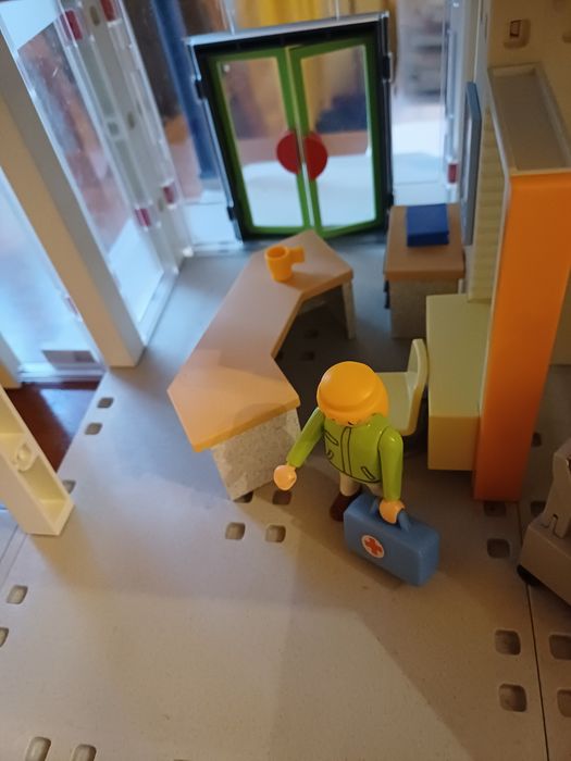 Playmobil duży szpital z wyposażeniem