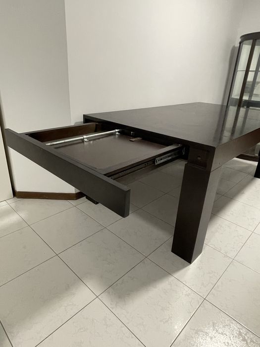 Mesa extensível castanho escuro