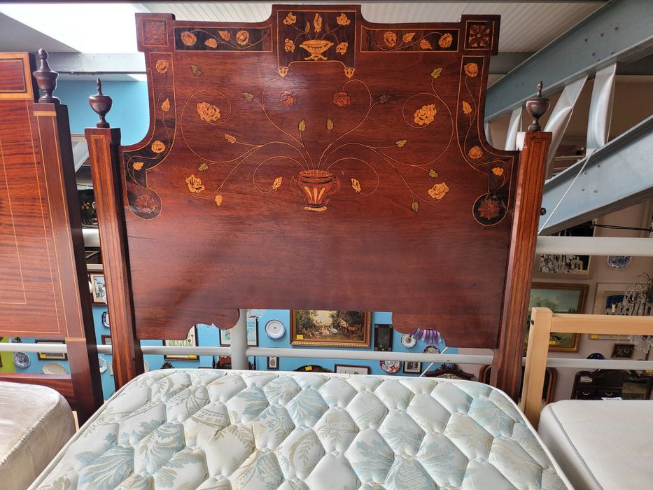 Cama de solteiro antiga em madeira maciça com estrado e colchão - ópt