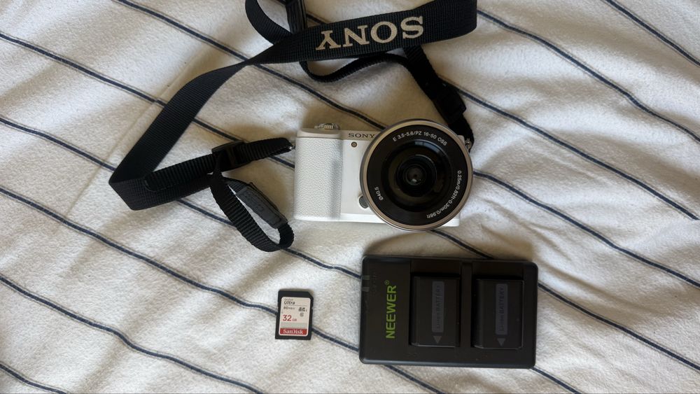Câmera Sony α5100 (ILCE-5100)