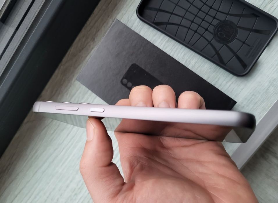 Продам телефон Samsung S 23FE 128GB