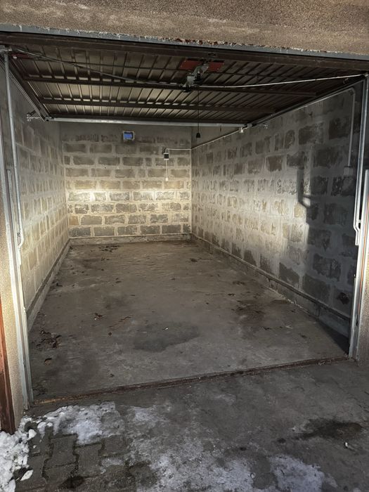 Wynajme garaz z prądem