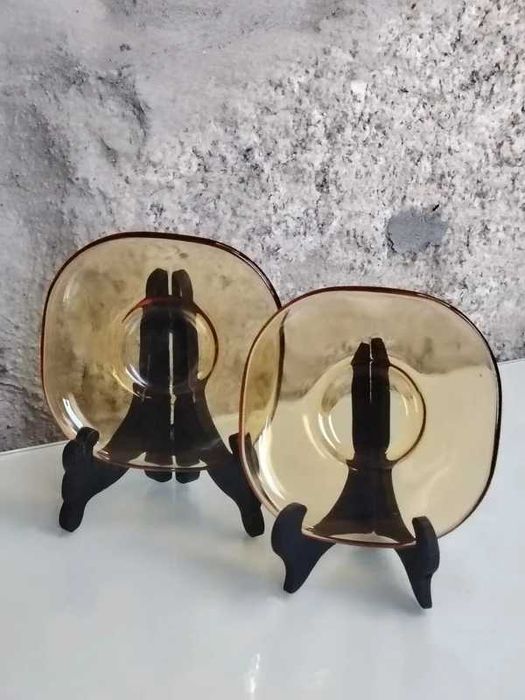 Lote 2 Pratos Quadrados Vereco – Vidro Âmbar Vintage