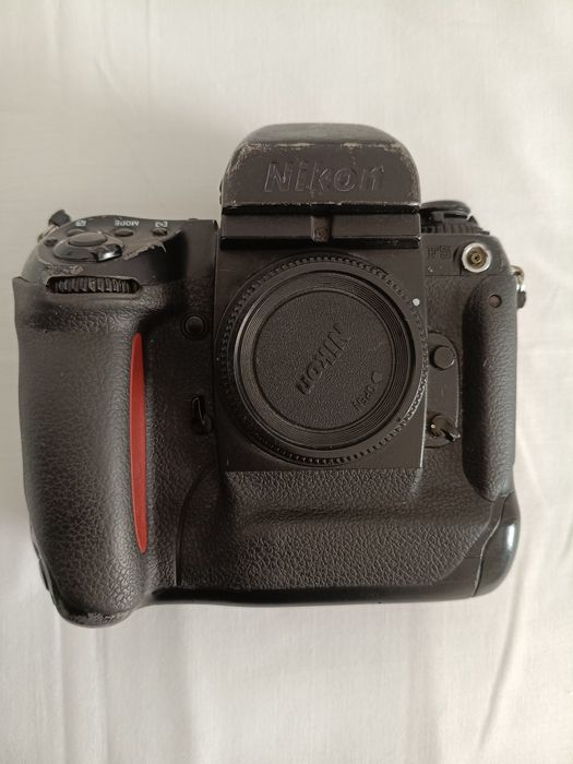 nikon f5 - купити плівкові фотоапарати - Ціна на OLX.ua
