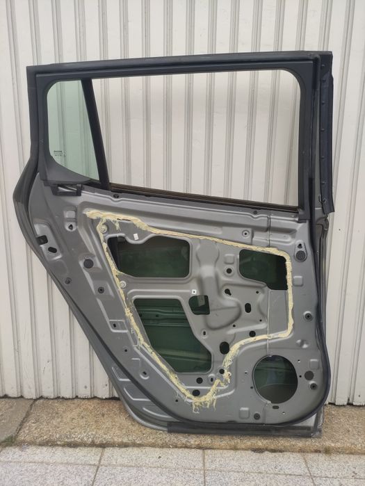 Porta trás esquerda Nissan Leaf ll