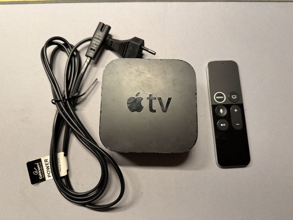 Apple TV HD (gen 4) 64gb A1625 + pilot Apple Siri Remote A1962