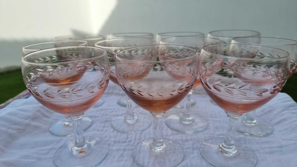 Conjunto de 11 copos, impecáveis