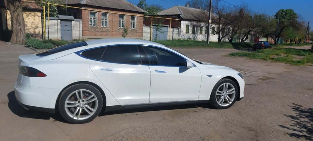 Tesla Model S 85 кв