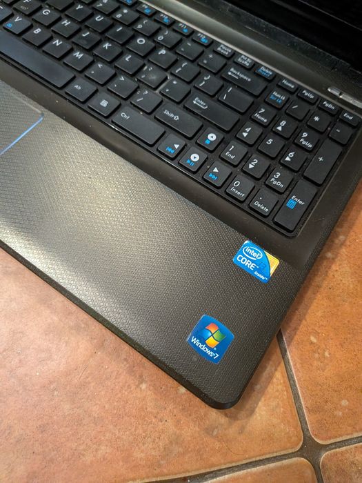 Laptop a nawet dwa