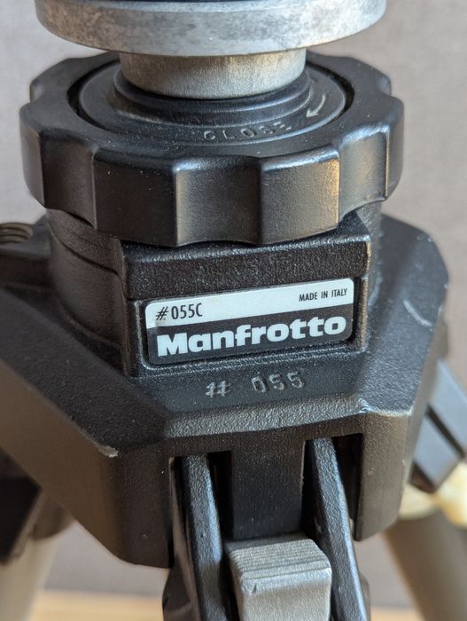 Штатив Manfrotto 055CB + голова Cambo CBH-3