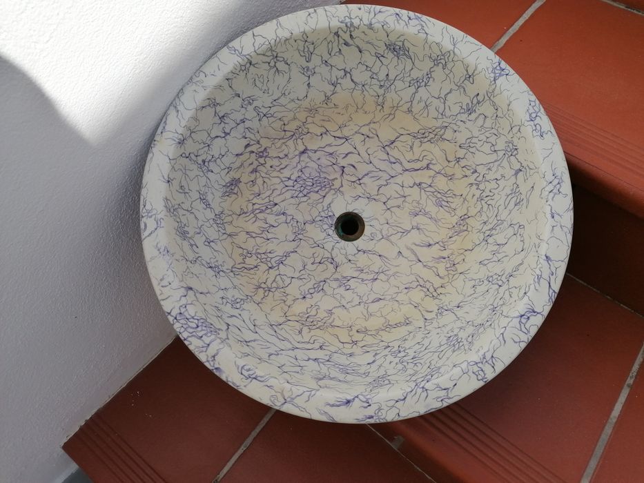 Bacia de loiça azul