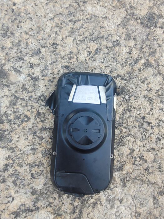 Garmin Edge 1000 (avariado – ecrã partido)