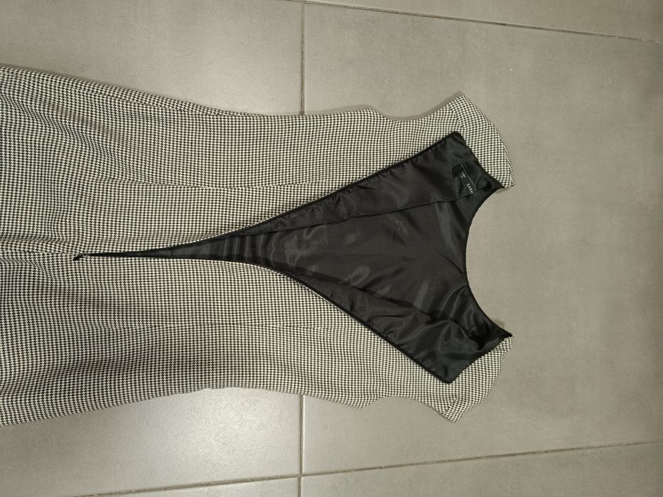 Sukienka w pepitkę Zara Basic