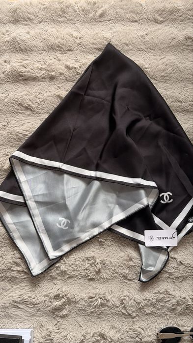 Ładna damska chustka