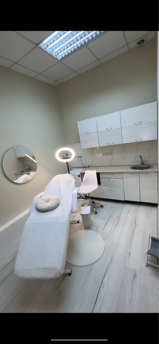 Аренда кабинета косметолога ЦЕНТР с ВОДОЙ /  по мес/на 15 дней в месяц