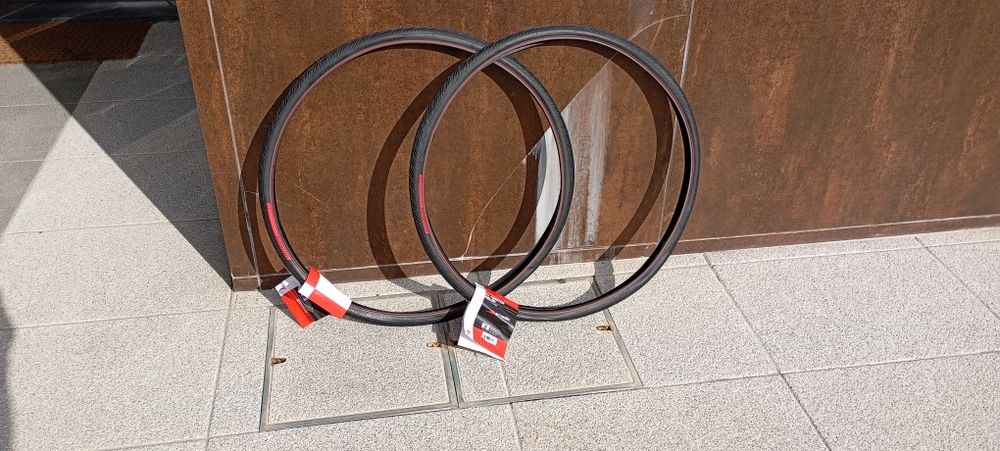 Specialized All Condition Armadillo 700C x 28 rigid road tyre